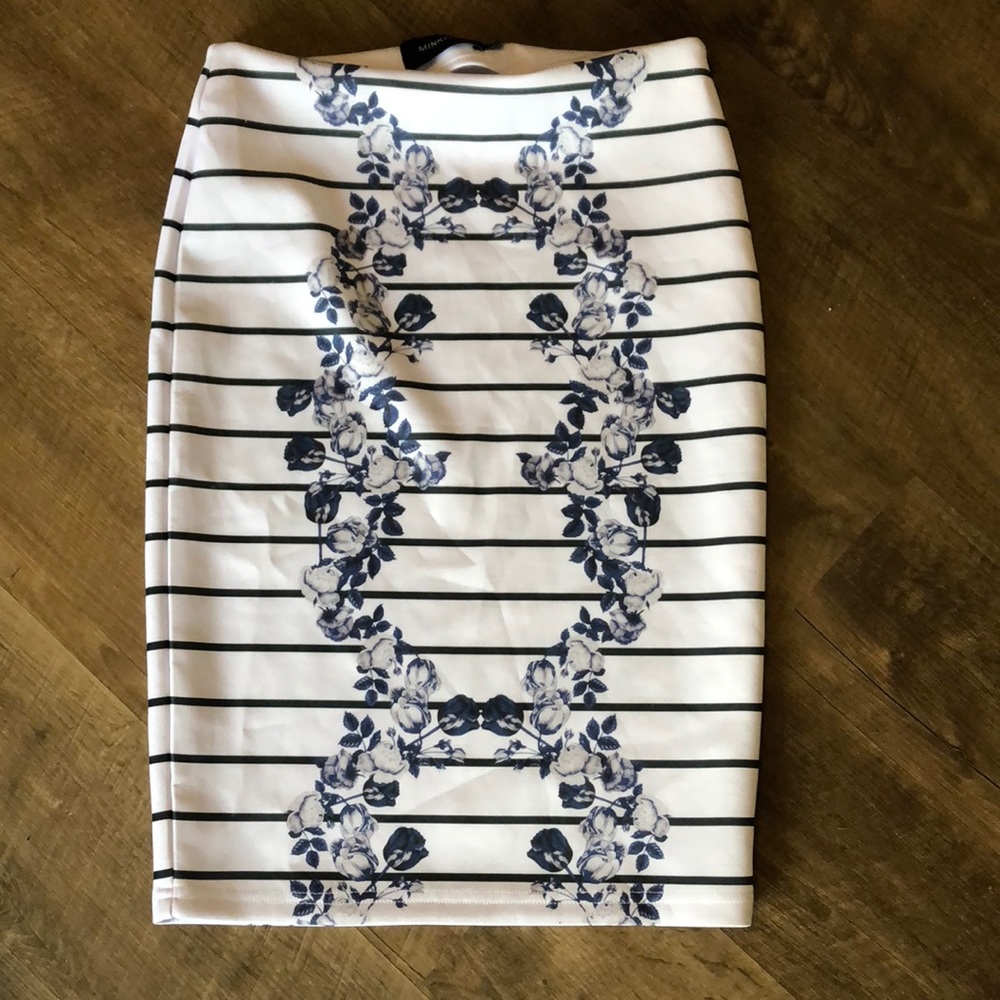 NWOT blue & white pencil skirt XS